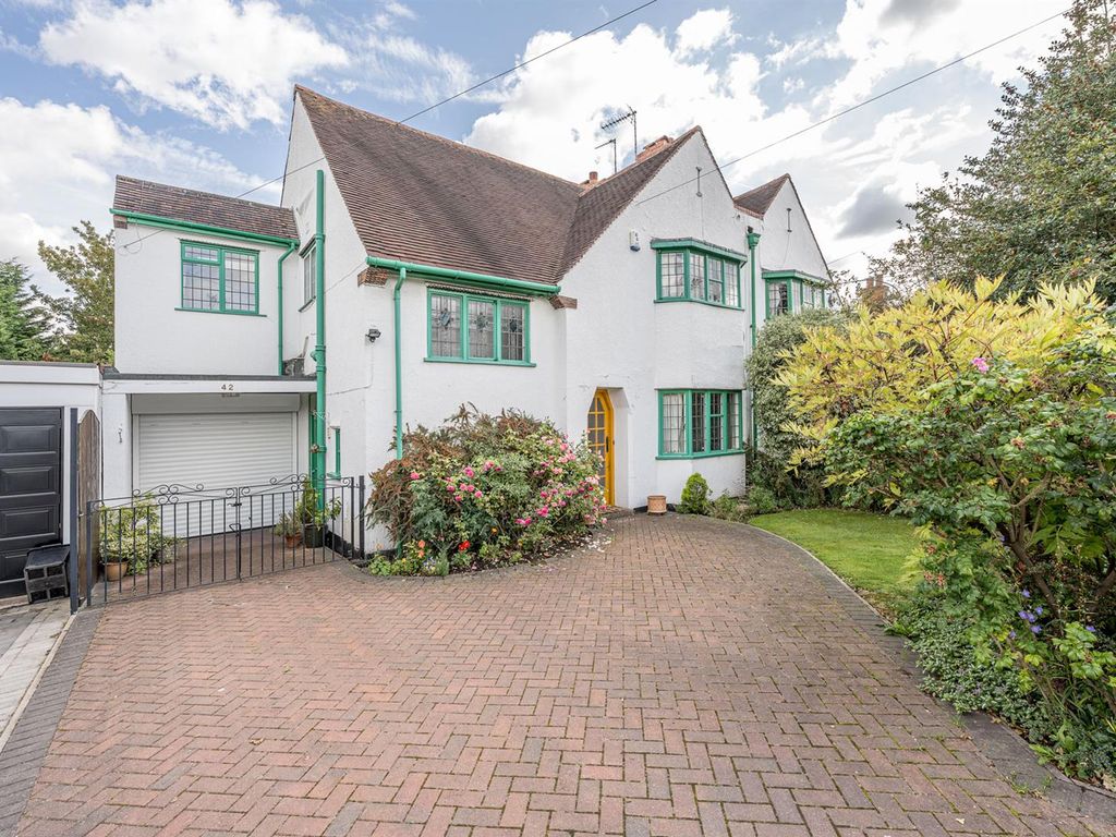 4 bed semidetached house for sale in Eggington Road, Stourbridge DY8