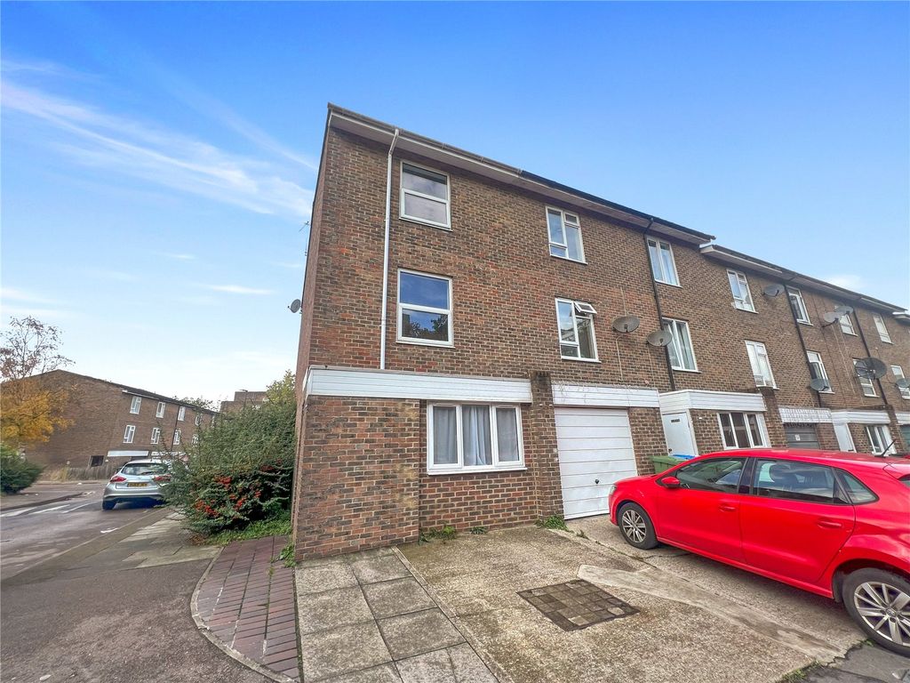 4 bed end terrace house for sale in Nightingale Vale, Woolwich SE18, £