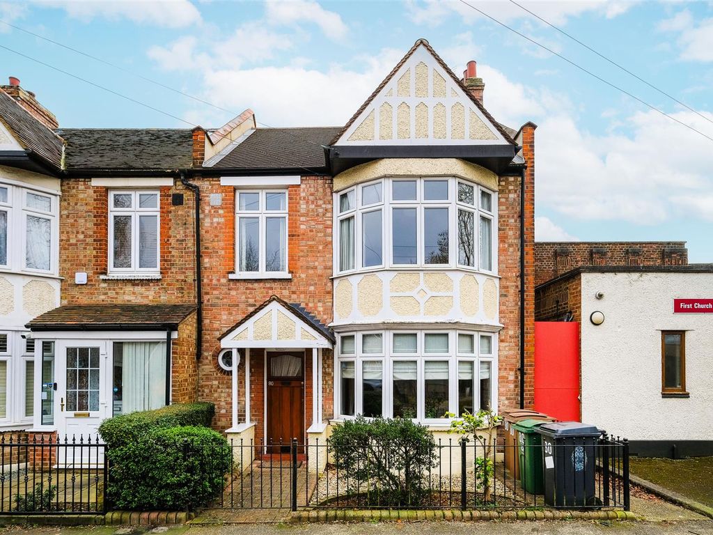 3 bed end terrace house for sale in Woodland Road, London E4, £675,000