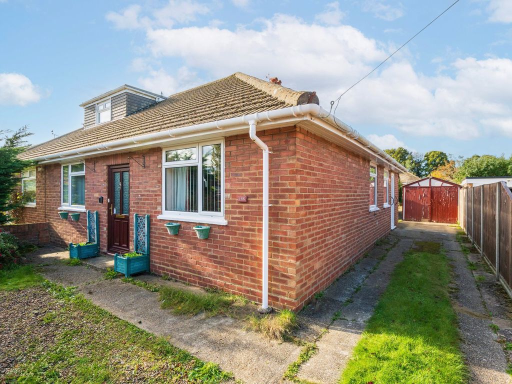3 bed semidetached bungalow for sale in Moore Avenue, Norwich NR6, £