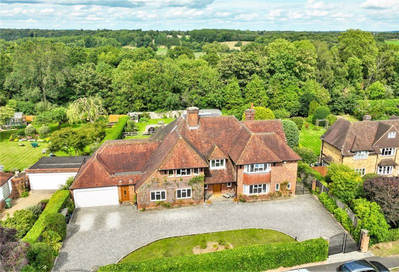 7 bed detached house for sale in Marsham Way, Gerrards Cross SL9, £