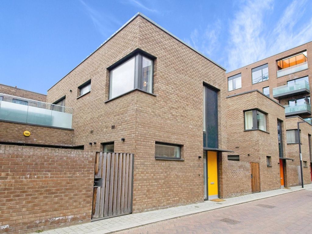 Fergus Street, London SE10  