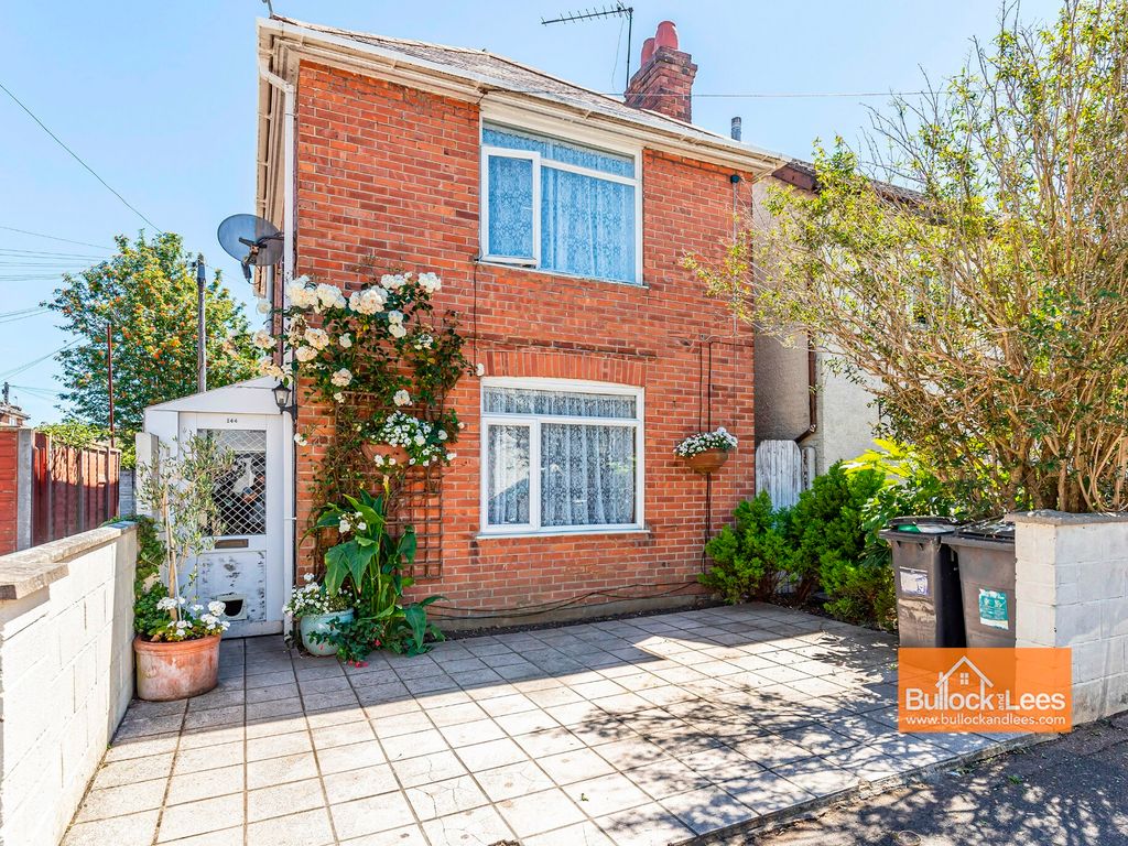 2 bed detached house for sale in Grove Road,