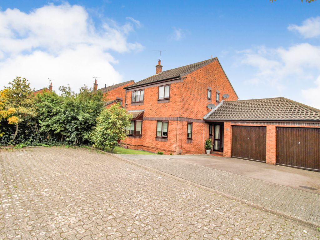 4 bed detached house for sale in Oasthouse Close, Nine Elms, Swindon