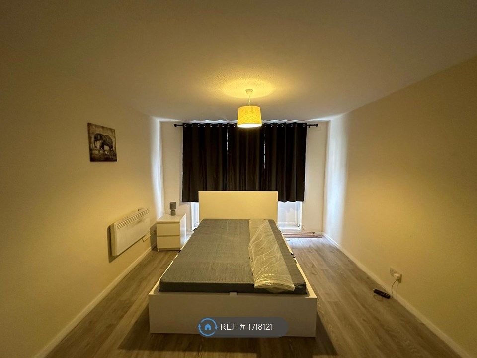 Room to rent in Cowbridge Lane, Barking IG11 Zoopla