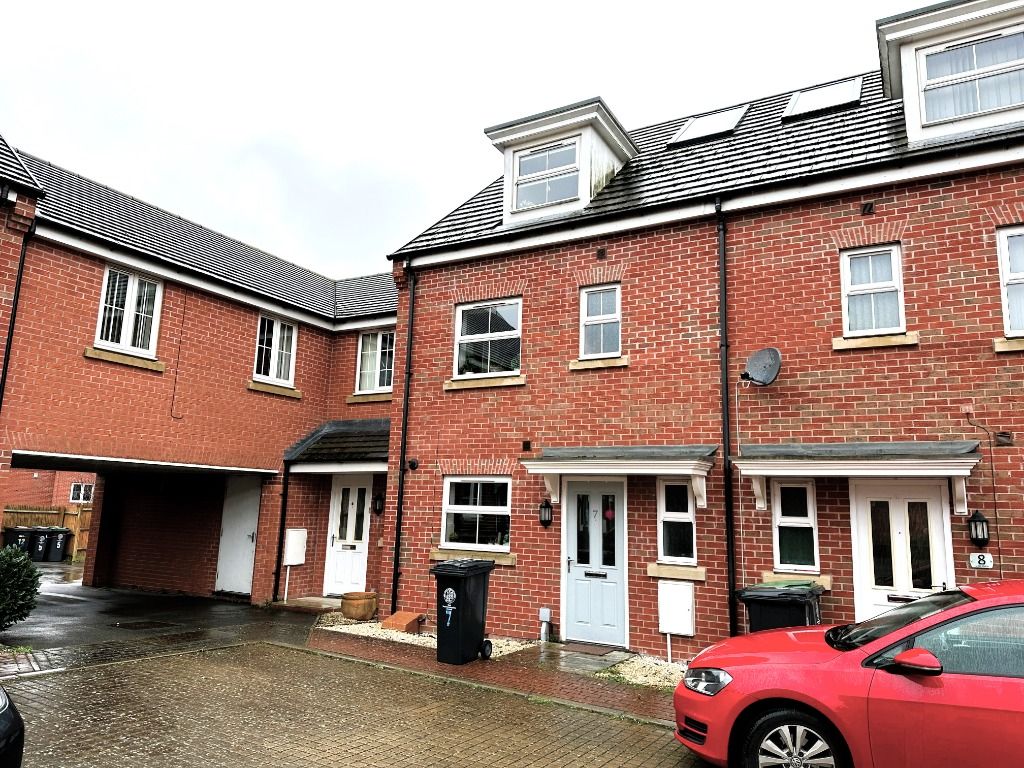 4 bed town house for sale in Dee Close, Rushden NN10, £325,000 Zoopla