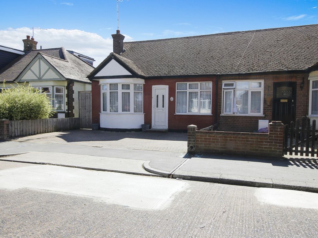 3 bed bungalow for sale in Feeches Road, SouthendOnSea SS2 Zoopla
