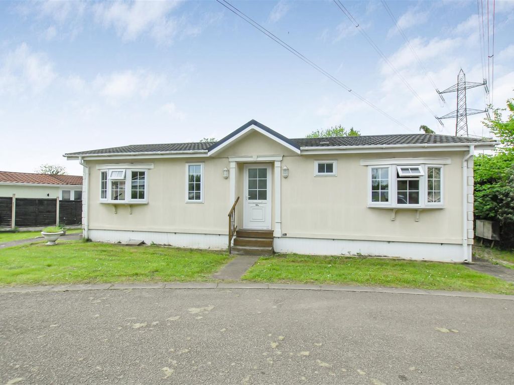 2 bed detached house for sale in Meadow Close, Bricket Wood, St. Albans