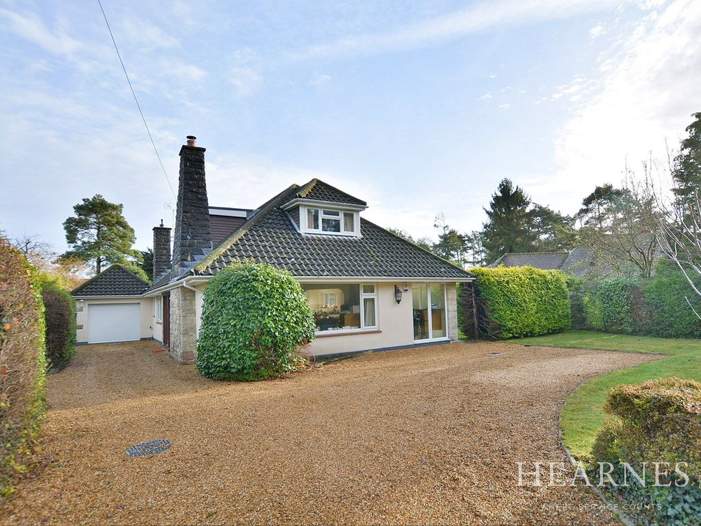 5 bed detached bungalow for sale in Golf Links Road, Ferndown BH22, £