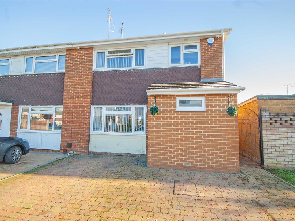3 bed semidetached house for sale in Tamar Rise, Springfield