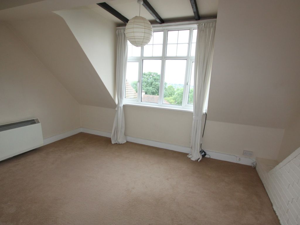 1 bed flat to rent in Beechwood Road, Sanderstead, South Croydon CR2, £