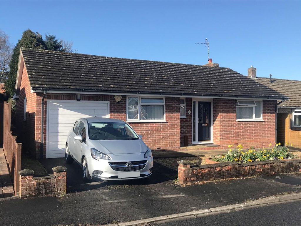 2 bed bungalow for sale in Monkswood Close, Newbury RG14 Zoopla