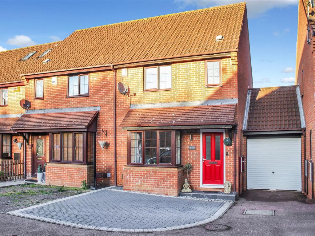 3 bed semidetached house for sale in Birchen Lee, Emerson Valley