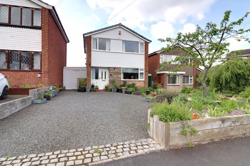 3 bed link detached house for sale in Hazel Dene, Great Haywood