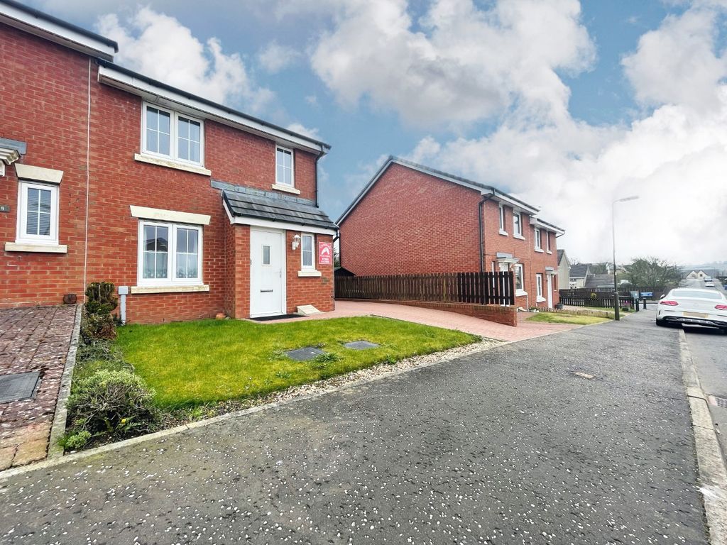 3 bed end terrace house for sale in Woodhill Road, Blackridge, Bathgate