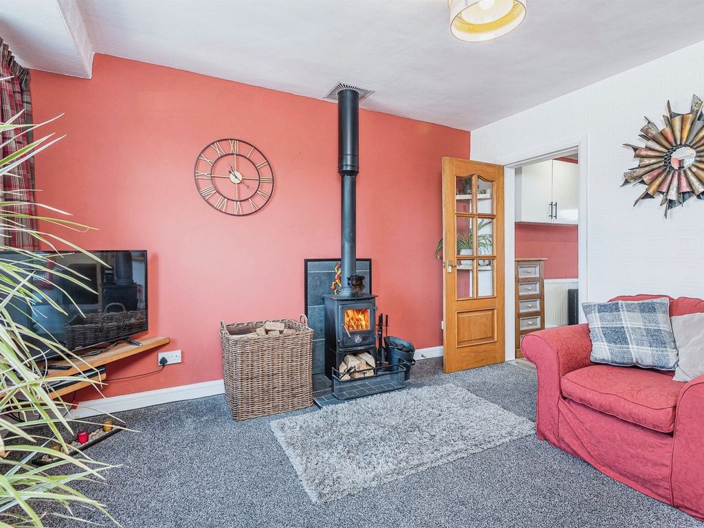 3 bed semidetached house for sale in Half Mile Lane, Leeds LS13, £