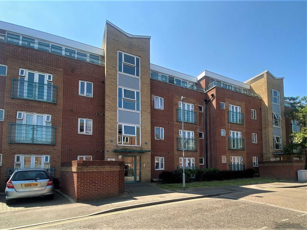 2 bed flat for sale in St Mark`S Place, Madison Court, Dagenham RM10