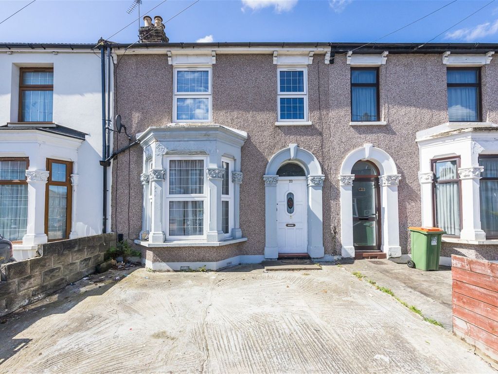 4 bed terraced house for sale in First Avenue, London E12 Zoopla