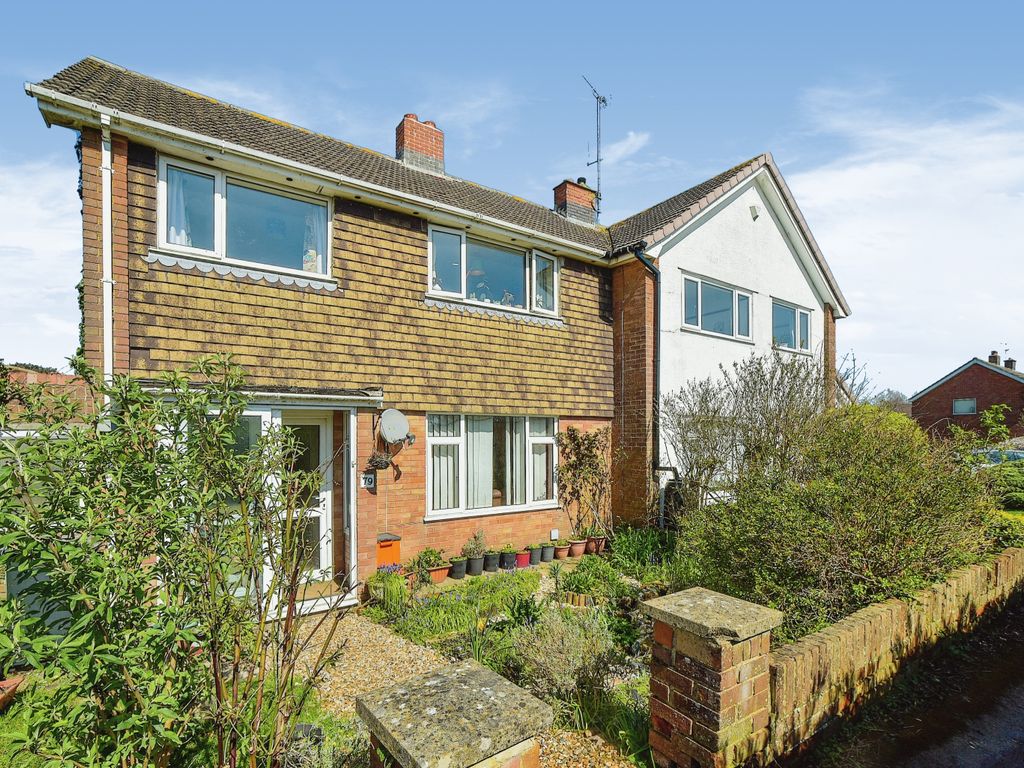3 bed semidetached house for sale in New Road, Chiseldon, Swindon