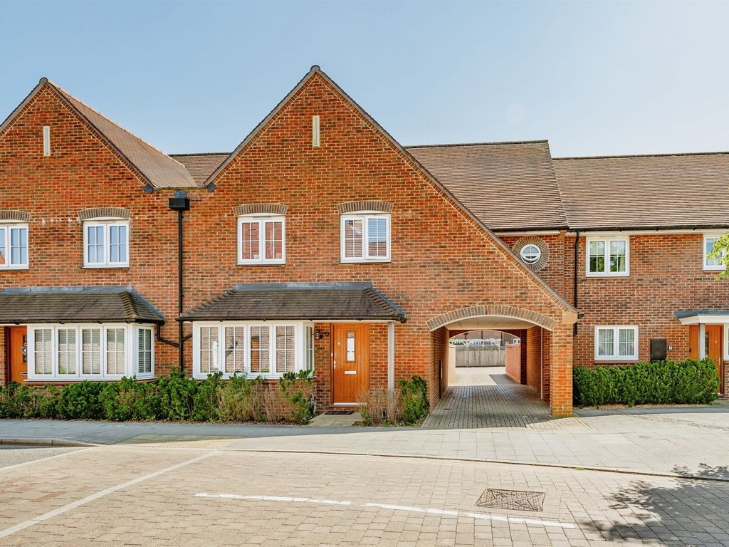 4 bed semidetached house for sale in Illett Way, Faygate, Horsham RH12 Zoopla