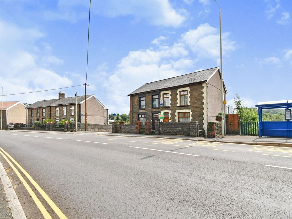 3 bed semidetached house for sale in Gilfach Road, Tonyrefail, Porth