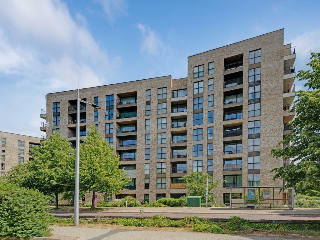 2 bed flat for sale in Lakeside Drive, London NW10 Zoopla