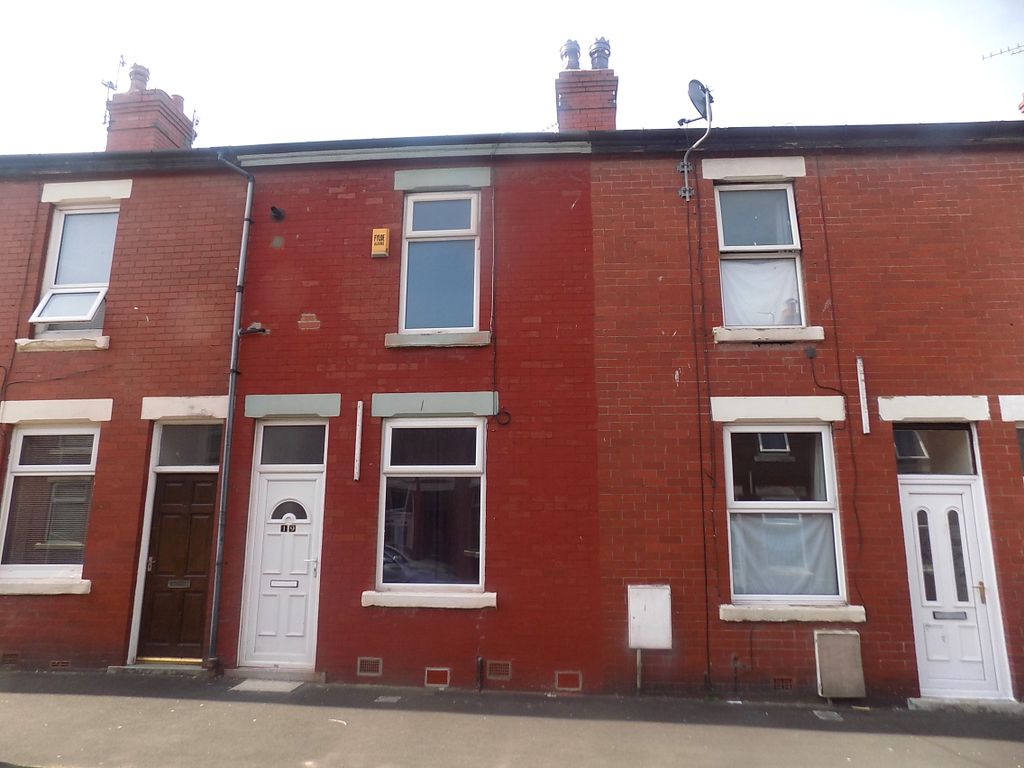 2 bed terraced house to rent in Broughton Avenue, Blackpool FY3, £615