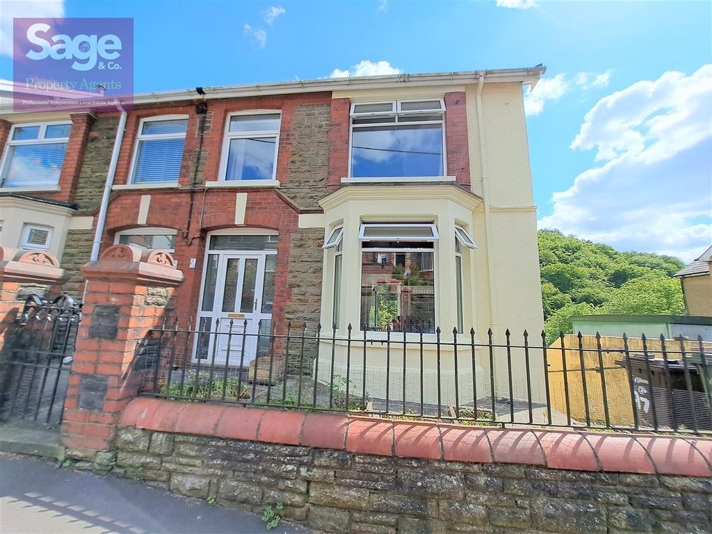 3 bed semidetached house for sale in Gwyddon Road, Abercarn, Newport