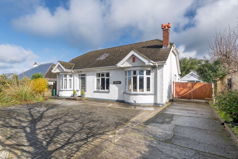 3 bed detached bungalow for sale in Treswithian Road, Camborne TR14, £