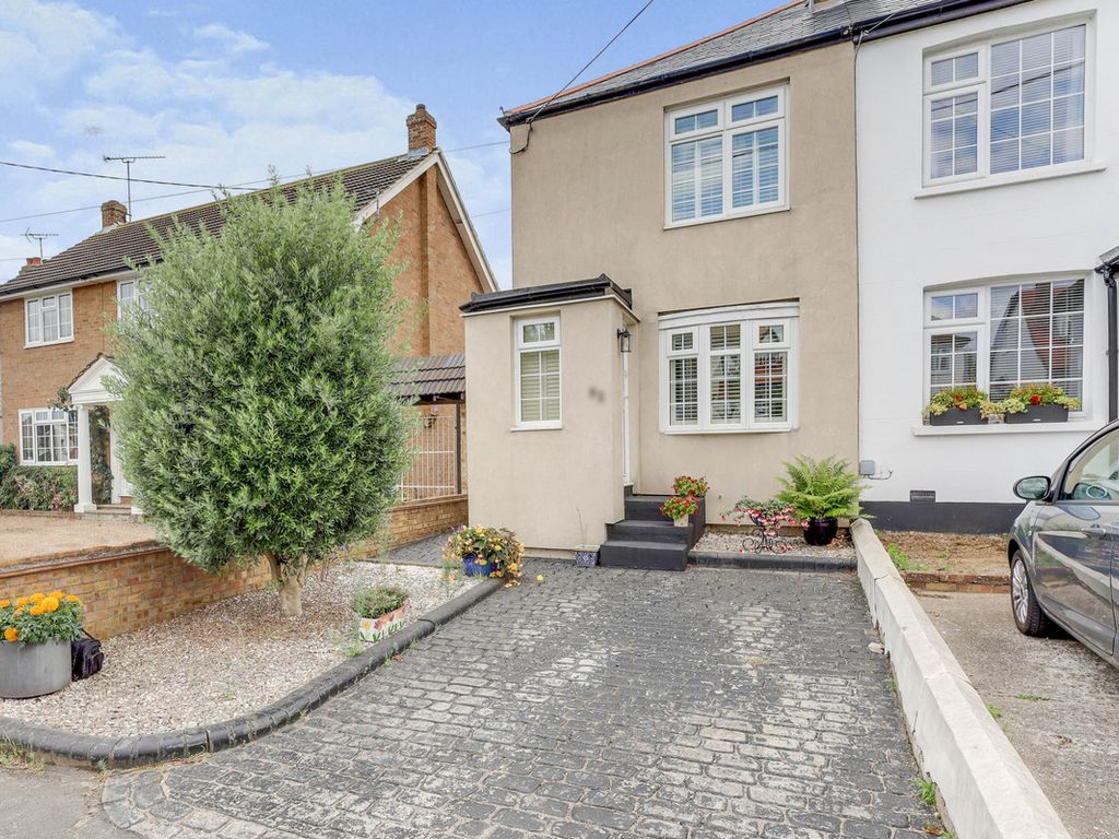 2 bed semidetached house for sale in Daws Heath Road, Rayleigh SS6, £