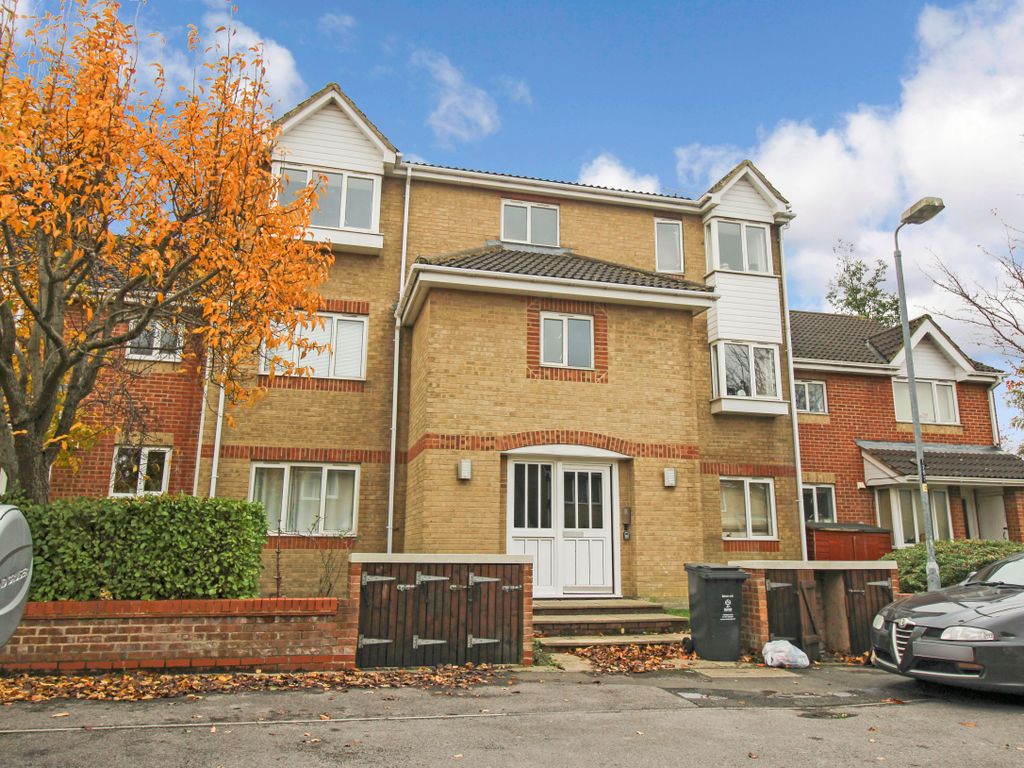 1 bed flat for sale in Barnum Court, Swindon SN2, £115,000 Zoopla
