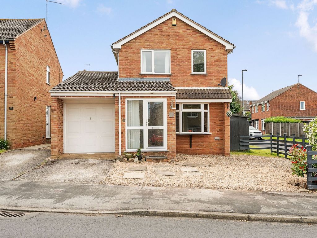 3 bed detached house for sale in Daleside, Cotgrave NG12, £280,000 Zoopla