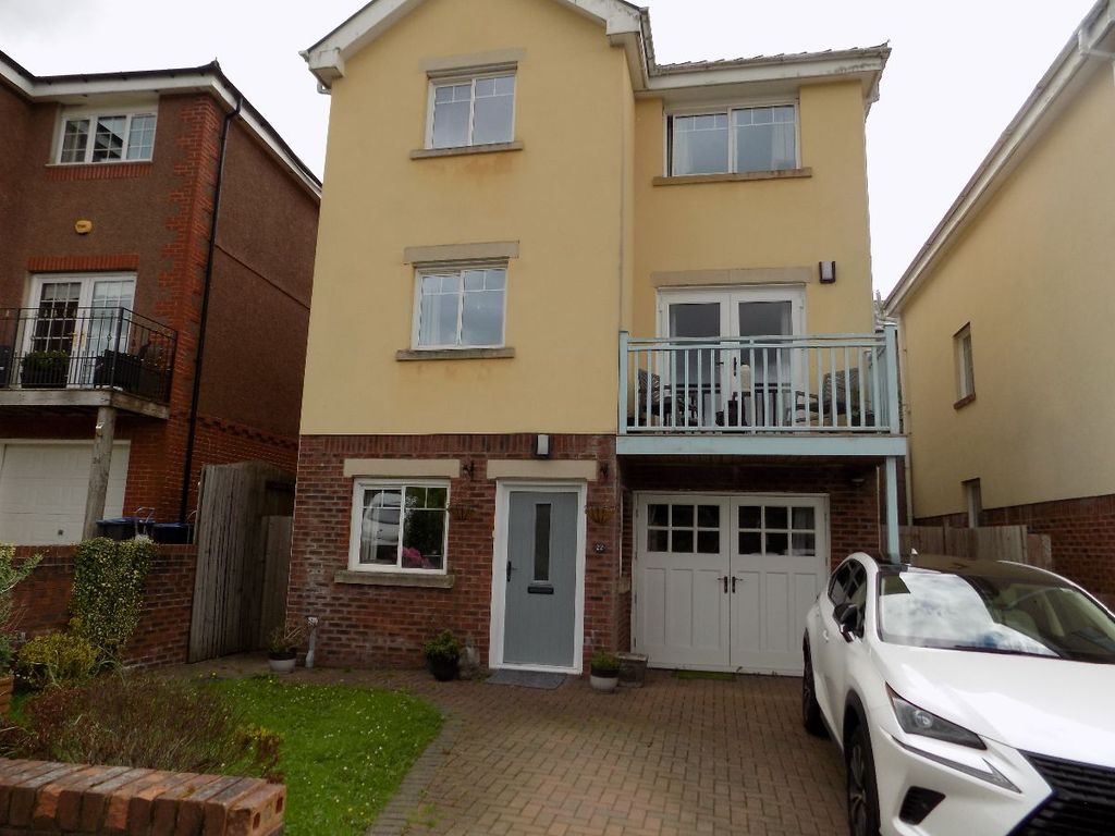 5 bed detached house for sale in Beech Tree Crescent, Tangelwood