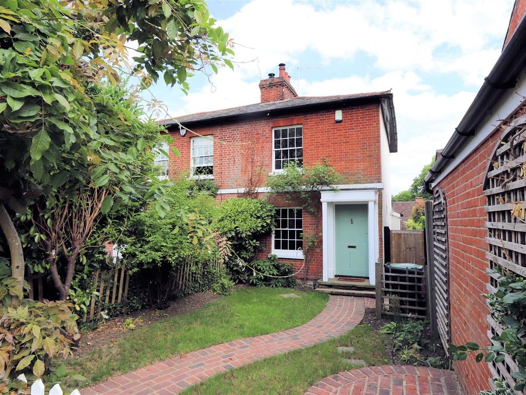 2 bed semidetached house to rent in Bell Common, Epping CM16 Zoopla