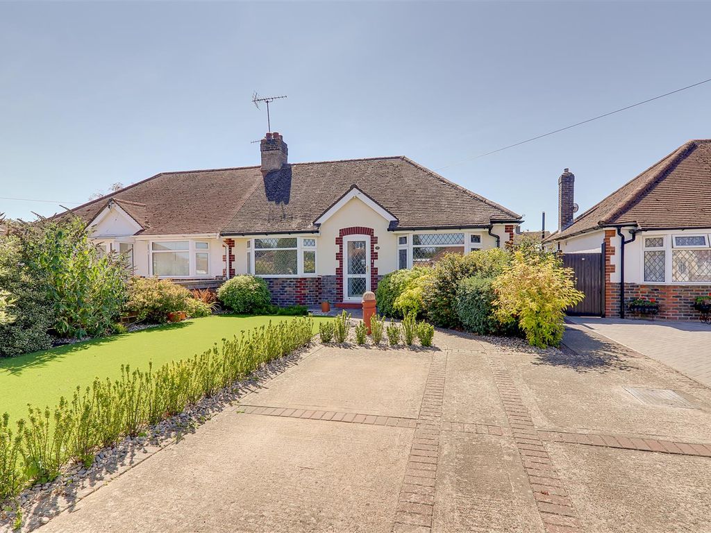 2 bed semidetached bungalow for sale in Sunningdale Road, Worthing