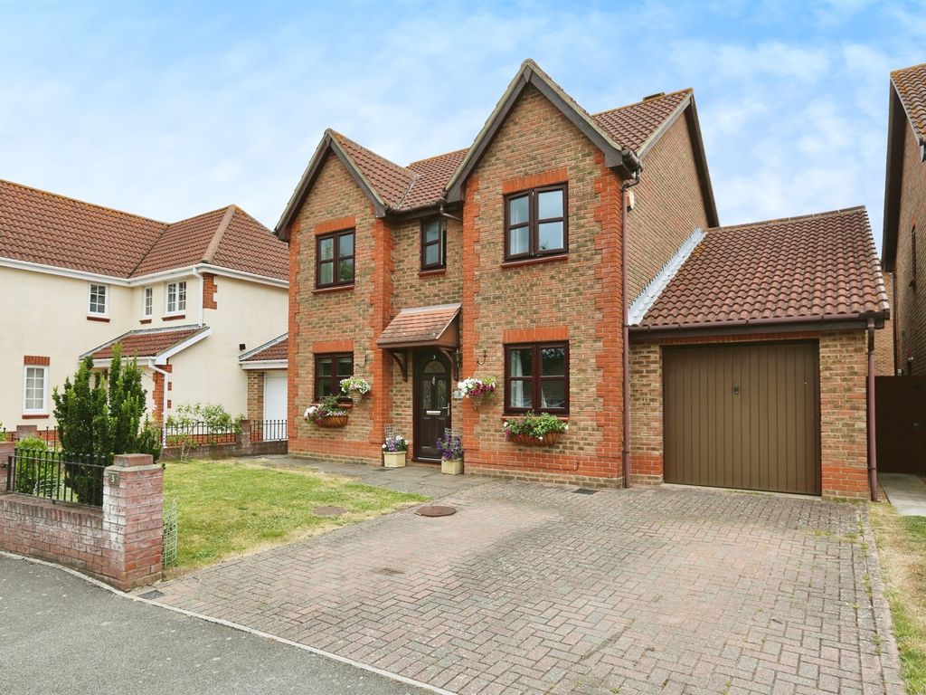 4 bed detached house for sale in Lichfield Drive, Gosport PO12, £