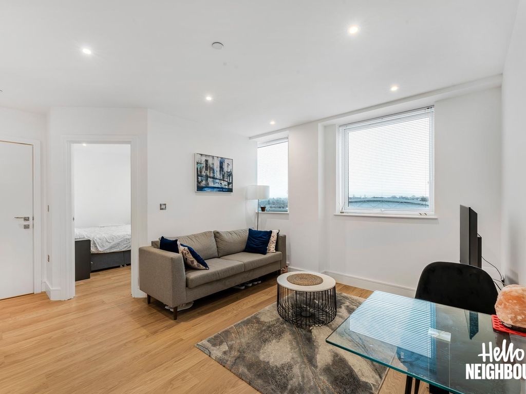 1 bed flat to rent in Papermill House, South Street RM1, Romford,, £