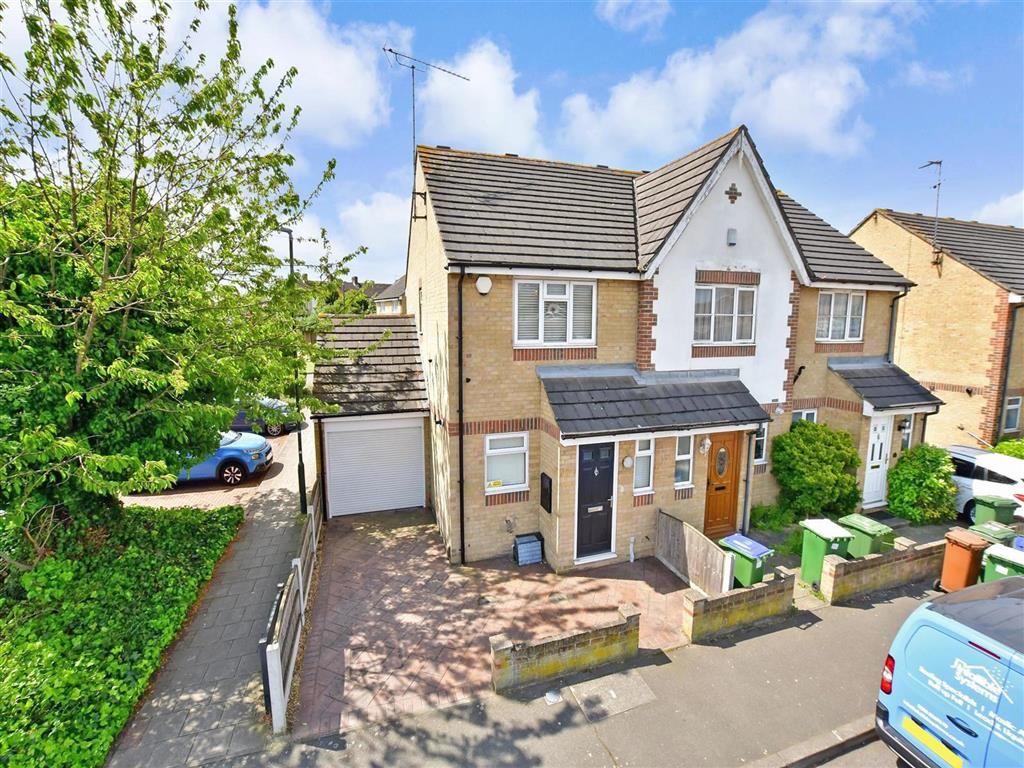 2 bed end terrace house for sale in Crescent Road, Erith, Kent DA8 Zoopla