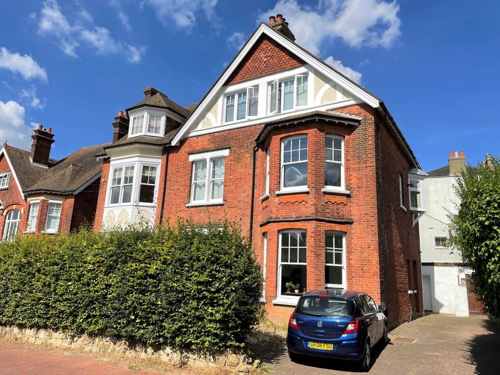 2 bed flat to rent in Boyne Park, Tunbridge Wells, Kent TN4, £1,295 pcm