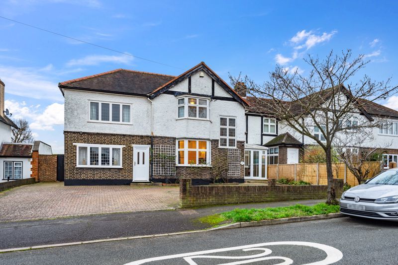 5 bed semidetached house for sale in Kingsmead Avenue, Worcester Park