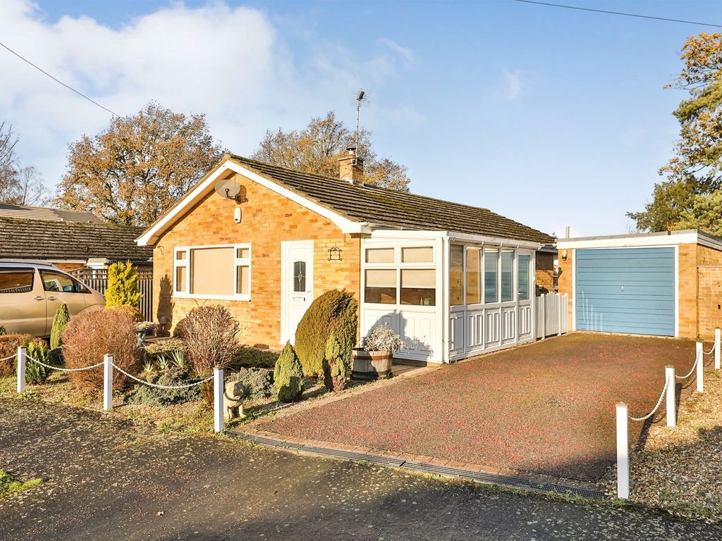 2 bed detached bungalow for sale in Cedar Rise, Mattishall, Dereham