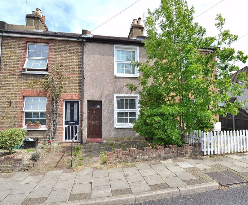 2 bed terraced house for sale in Jackson Road, Bromley BR2, £375,000