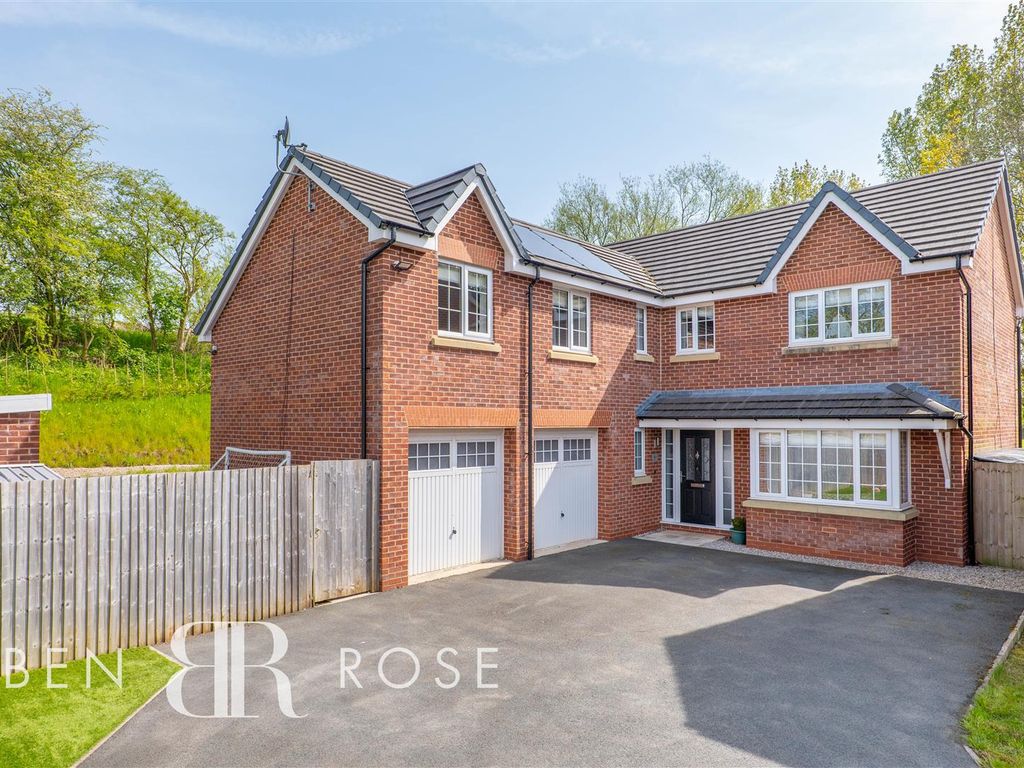 5 bed detached house for sale in Rosebay Gardens, Higher Walton