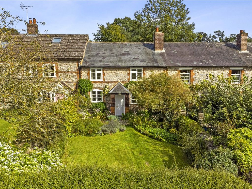 3 bed terraced house for sale in Vernham Row, Vernham Dean, Hampshire