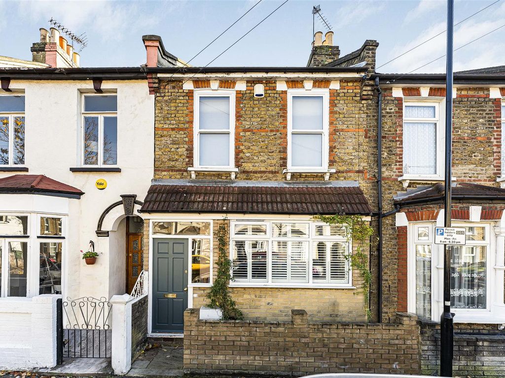 4 bed terraced house to rent in Oakdale Road, Leytonstone, London E11