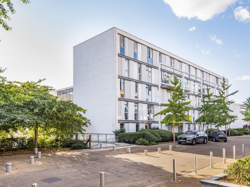 Judd Apartments, Great Amwell Lane, London N8  