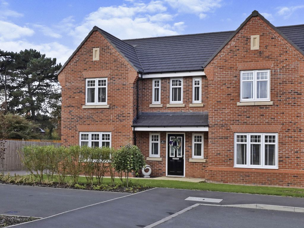 5 bed detached house for sale in Snowden Drive, Retford DN22, £530,000