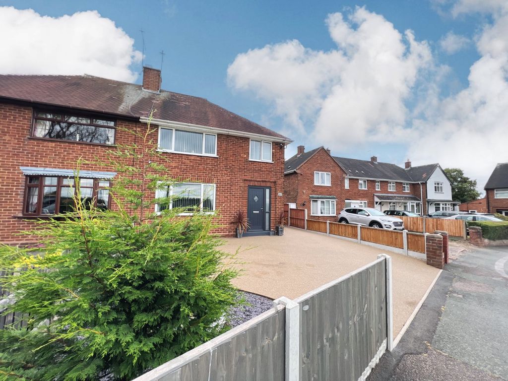 3 bed semidetached house for sale in Kitchen Lane, Wednesfield