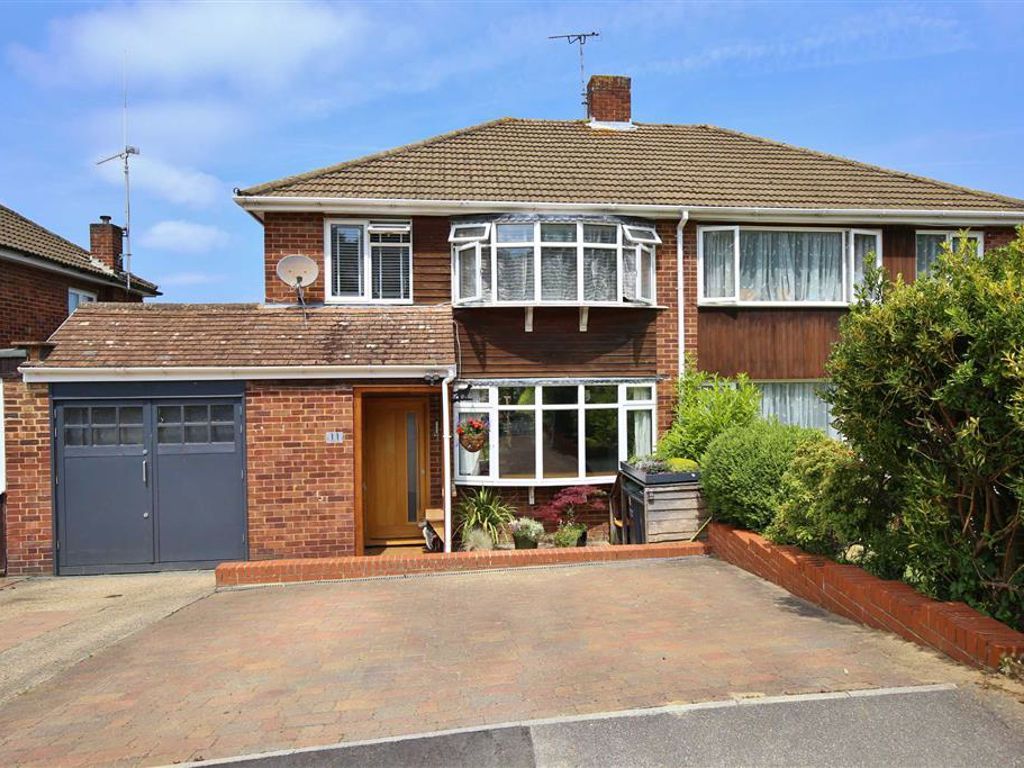 3 bed semidetached house for sale in Normanhurst Road, Borough Green