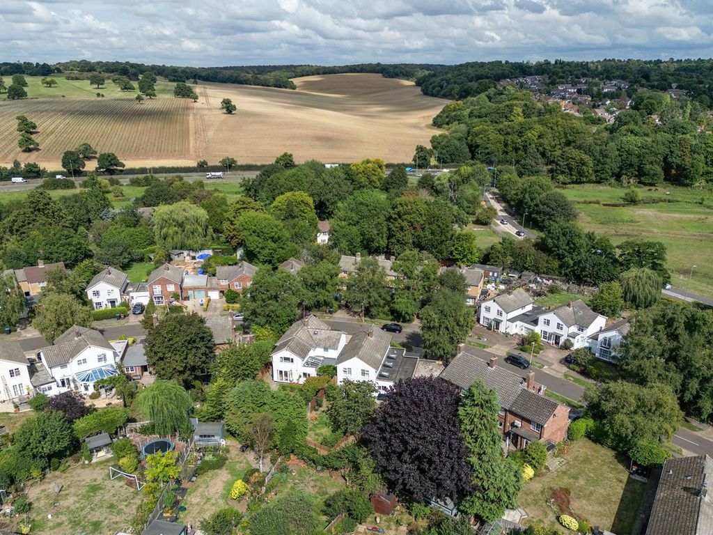 3 bed terraced house for sale in Digswell Park Road, Welwyn Garden City